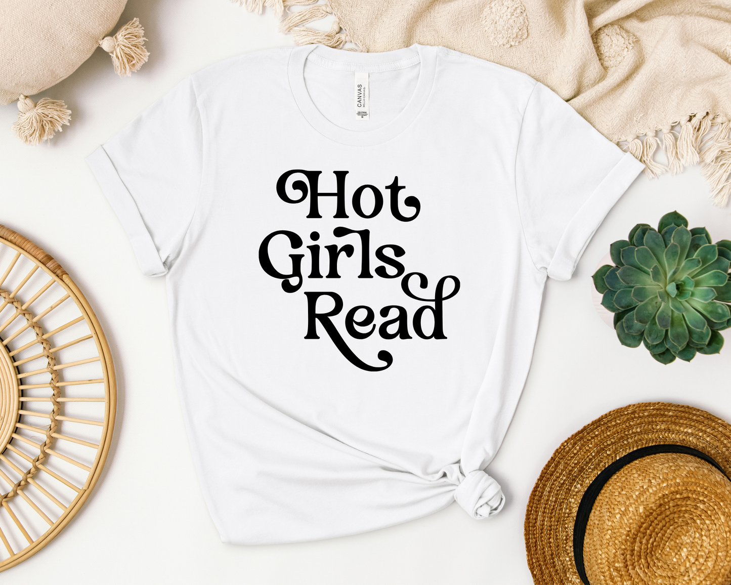 Hot Girls Read T-shirt - Thespicyromancebookclub LLC