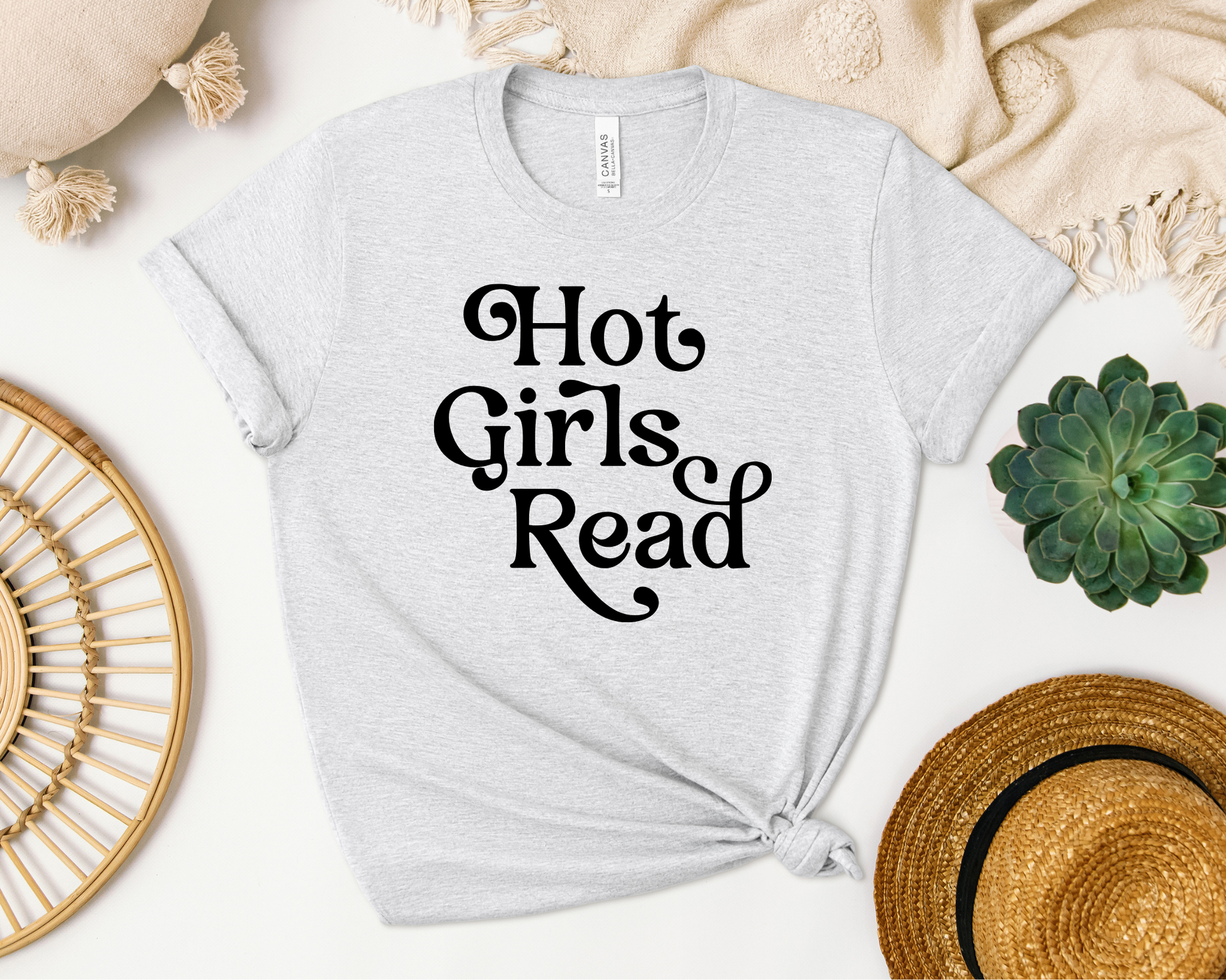 Hot Girls Read T-shirt - Thespicyromancebookclub LLC