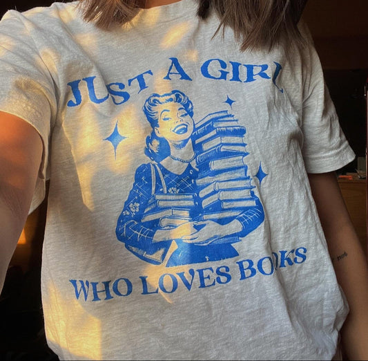 Im Just A Girl Who Loves Books T-shirt - Thespicyromancebookclub LLC