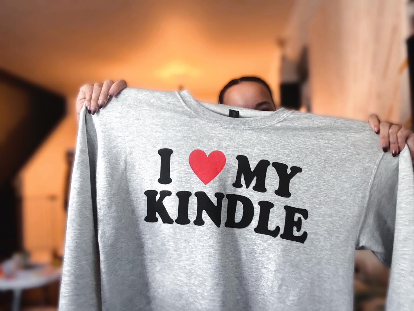 I Heart My Kindle Sweatshirt - Thespicyromancebookclub LLC