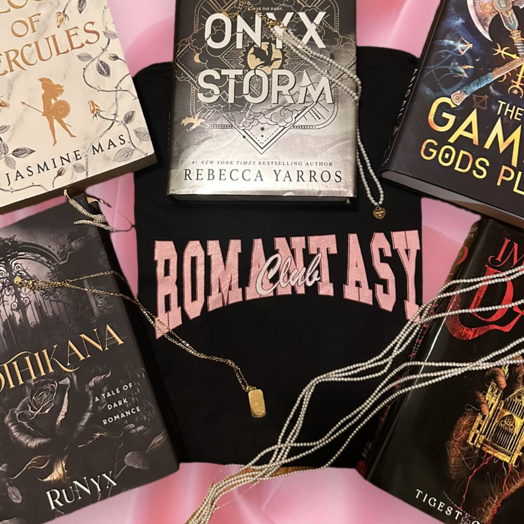 Romantasy Club T-shirt - Thespicyromancebookclub LLC